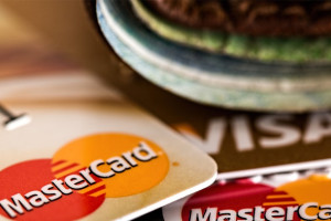Cards are most popular online payment method in Sweden