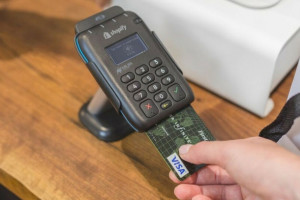 Shopify launches card reader and POS app in the UK